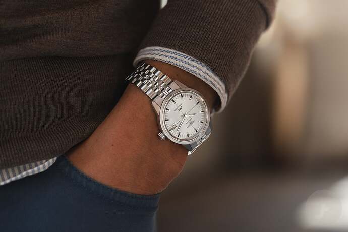 Longines-Ultra-Chron-Classic-12