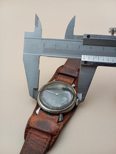 hodinky-tissot-stare-svycary-246167694