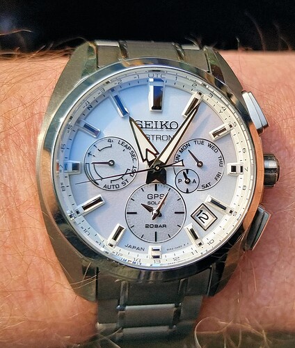 Seiko Astron SSH063J1