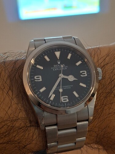 17644415984674300389204095960698