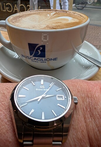 PXL_20250601_124105304.MP~2