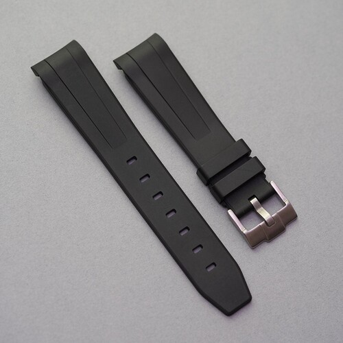 curved-black-fkm-rubber-moonswatch-strap