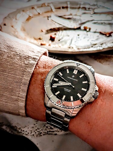 PXL_20251224_194146418.MP~2