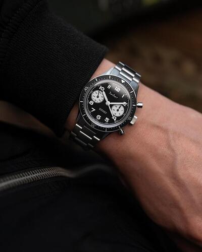 hanhart-415-ES-Reverse-Panda-mood-4-xs