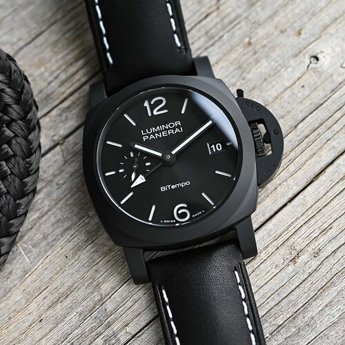 Panerai-Luminor-GMT-Ceramica-PAM01460-BiTempo-First-Ever-40mm-Ceramic-Panerai-watch-review-5-1536x1536