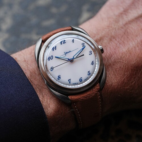 Holthinrichs-Signature-Ornament-Delft-Blue-new-entry-level-automatic-titanium-model-hands-on-8