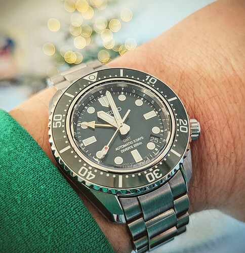 PXL_20251225_100041130.PORTRAIT.ORIGINAL~2