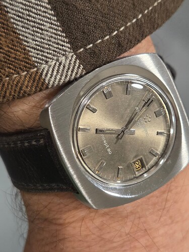 17651734371902728056602622431571