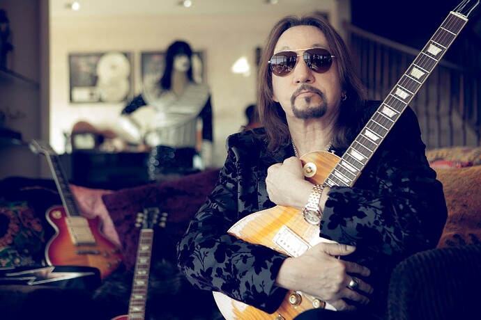 ACE_FREHLEY_Press0171 (1)