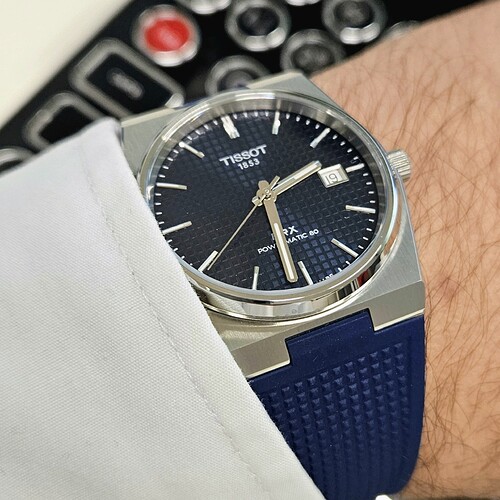 TISSOT PRX POWERMATIC 80 T1374071104100-80 111-40mm-44mm-12mm-20221124-p0000-p520 (1)