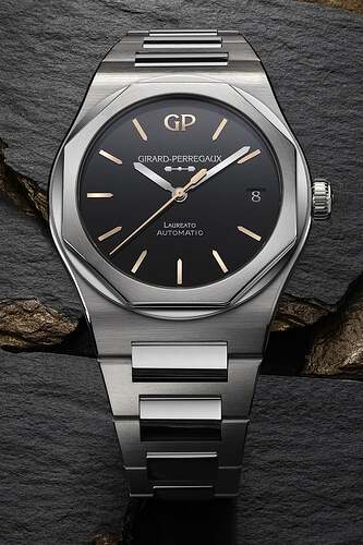 Girard-Perregaux-Laureato-42mm-Infinity-Edition-Onyx-Dial-for-Wempe-2