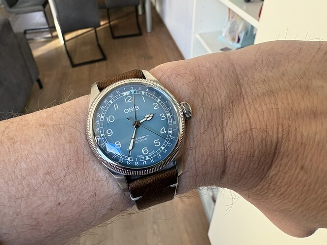 AB154BBE-CD00-45A1-803F-2FBEE3AF50AC_1_105_c