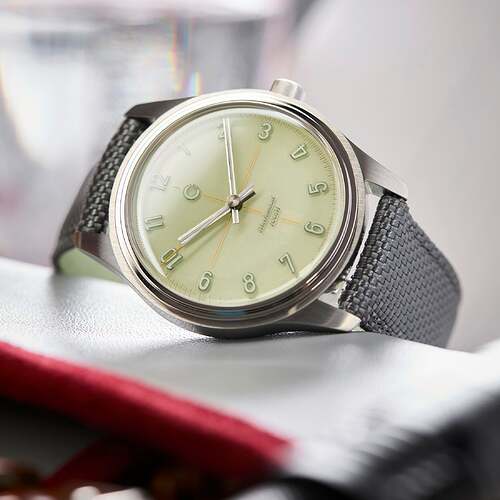 CAMP_watches_Square_Green_2_d592463e-9e39-4fb2-a4f7-c787e41347a8