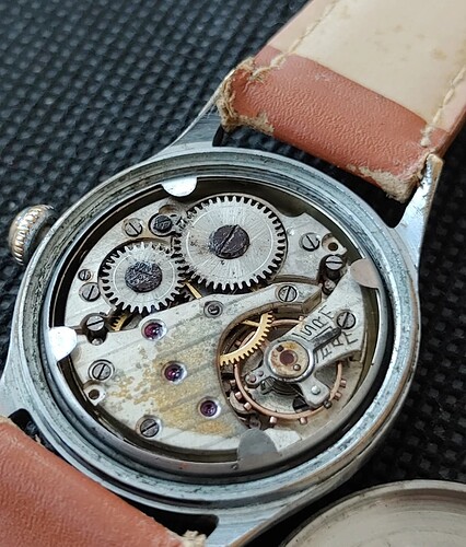 Screenshot_2025-12-11-19-59-25-318_fr.vinted-edit