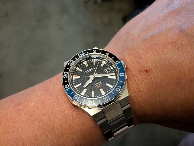 PXL_20251102_191911409.MACRO_FOCUS