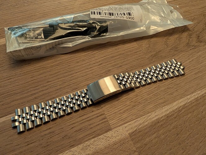 PXL_20251117_185157997