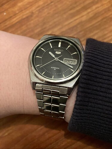 my-first-automatic-the-seiko-5-7009-8761-it-may-not-be-much-v0-q5ol6fmsnnk81
