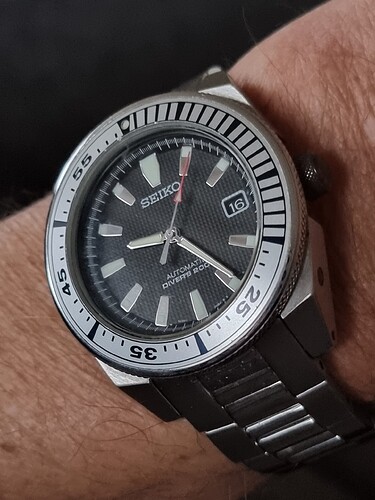 17632814284938329432959681203917