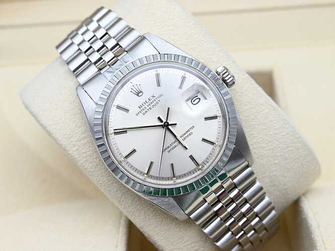 Rolex-Sea-Dweller-136660-3-Photoroom-1