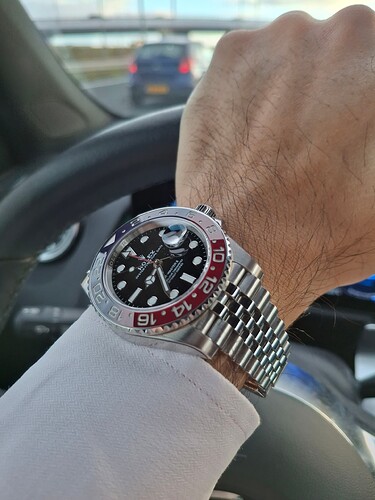 17618098038128102882533214220805