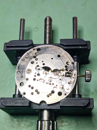 Ik ga eerst de keyless onderdelen erin zetten