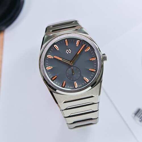 Formex-Aria-Manufacture-Chronometer-integrated-bracelet-sports-watch-micro-rotor-horage-movement-review-13
