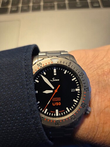 17718332047283061408779212485400