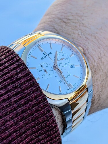 PXL_20260106_123142288.MP~2