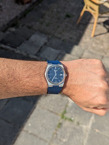 PXL_20250826_093701155.PORTRAIT