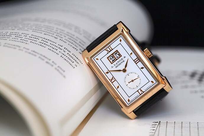 a-lange-sohne-cabaret-pink-gold-reference-107.032-live-shot