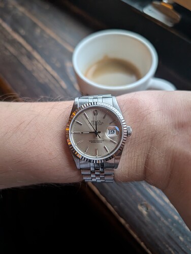 PXL_20251219_075958676