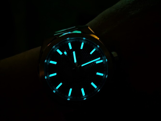 PXL_20251121_231357062.MACRO_FOCUS