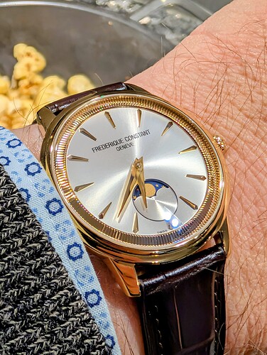 PXL_20251008_163743764.MP~2