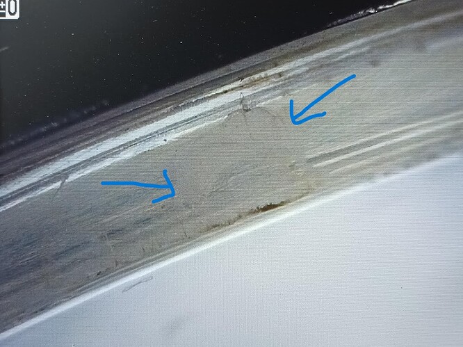 grote hap uit de glasrand