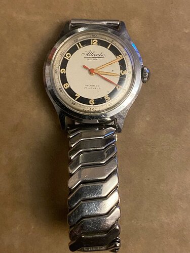 620760845_d0fc2159-5c59-45ea-8b66-2c29b3eee67d