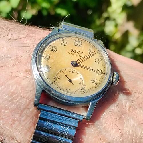 TISSOT   B
