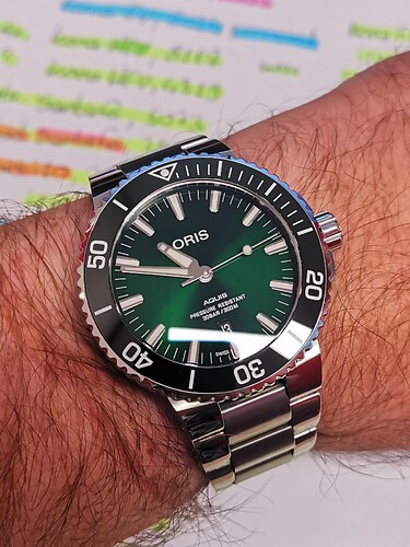 Picsart_25-10-13_23-33-41-562