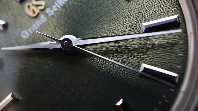 A0800FF1-AAA1-4567-AD80-A44208554D39_1_201_a