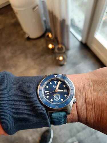 1763128895673345462319597937989