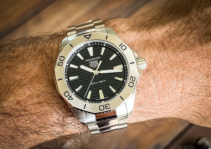 Tag-AR-quartz-wrist-shot-2 (1)