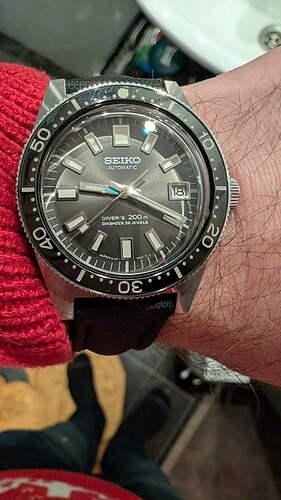 PXL_20251218_201921351.RAW-01