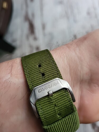 17594868886864826585127205249332