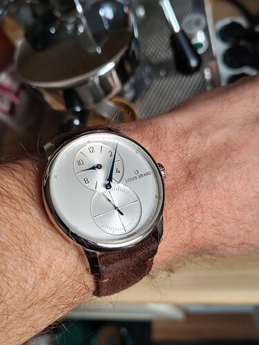 17749407885378404104614880728010