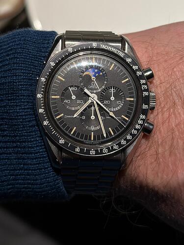 f6b12055-ea5b-49c5-afc2-291a777c302e