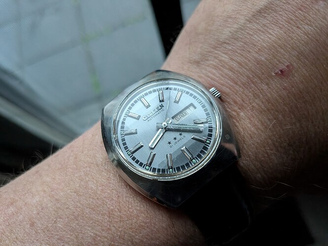 PXL_20251101_072139557.MACRO_FOCUS