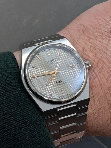 PXL_20251128_184539609