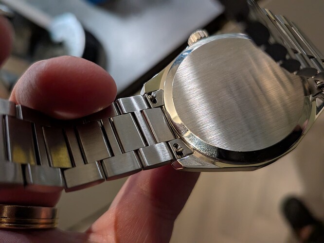 PXL_20251125_222242850.MACRO_FOCUS