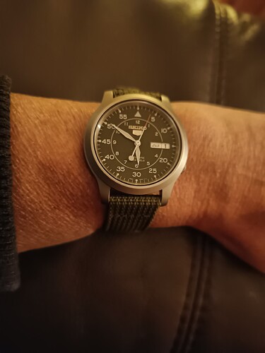 17646943407866775389396933080457