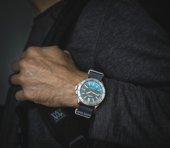 1-M-40_Rockstone_Gray