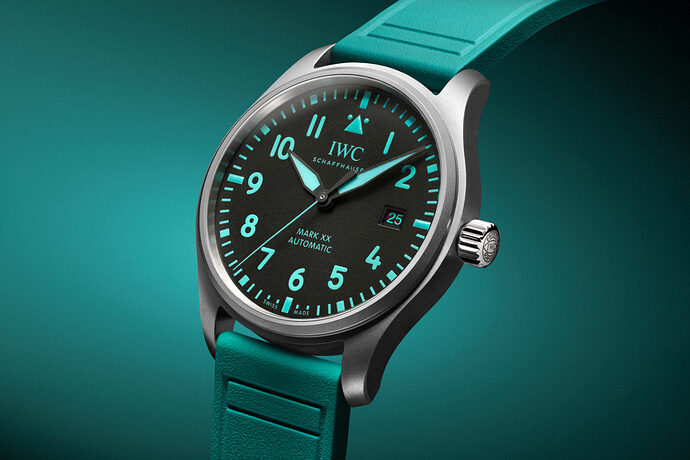 IWC-Pilot-Watch-Mark-XX-Mercedes-AMG-Petronas-Team-Lifestyle-1536x1024